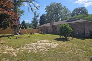 6998 Norge St, Fayetteville, NC 28311 - Photo 4