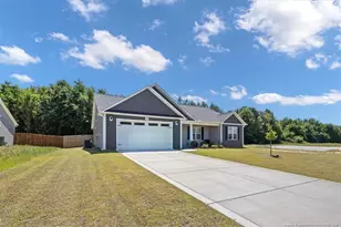 174 Sacksonia St, Raeford, NC 28376 - Photo 2