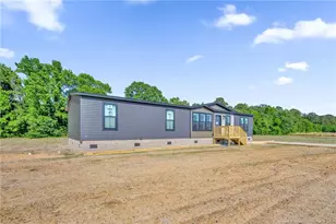 157 Atlas Dr, Lumberton, NC 28358 - Photo 4