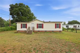 664 Sandy Grove Rd, Lumber Bridge, NC 28357 - Photo 4