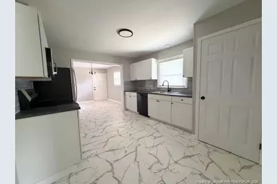 909 Sandalwood Drive, Fayetteville, NC 28304 - Photo 8