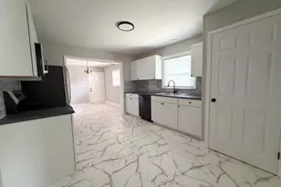 909 Sandalwood Dr, Fayetteville, NC 28304 - Photo 8