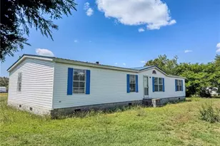 898 Brisson Rd, Saint Pauls, NC 28384 - Photo 8