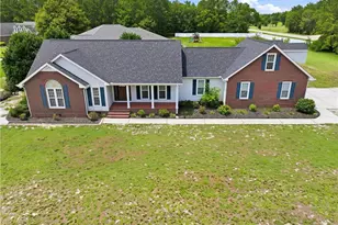 44 Oak Hill Dr, Dunn, NC 28334 - Photo 2