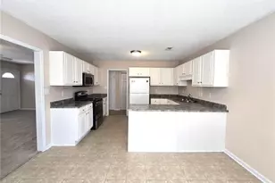 1478 Oldstead Dr, Fayetteville, NC 28306 - Photo 8