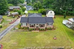 303 Chaucer Ct, Dunn, NC 28334 - Photo 2