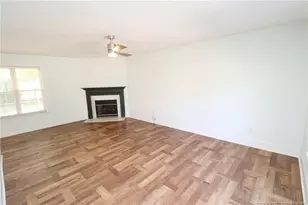 1727 Crag Burn Ln, Raleigh, NC 27604 - Photo 2
