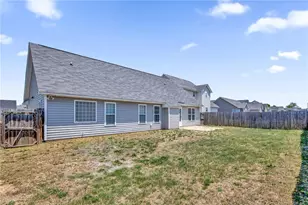1421 Avoncroft Dr, Fayetteville, NC 28306 - Photo 30