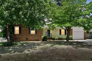 2109 Hollyridge Pl, Fayetteville, NC 28304 - Photo 2