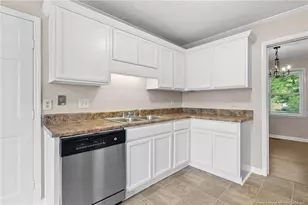 2109 Hollyridge Pl, Fayetteville, NC 28304 - Photo 14