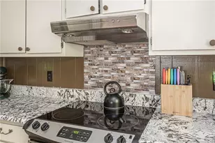 605 Dandridge Dr, Fayetteville, NC 28303 - Photo 10