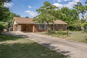 605 Dandridge Dr, Fayetteville, NC 28303 - Photo 2