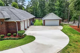 2204 Honey Ln, Hope Mills, NC 28348 - Photo 6