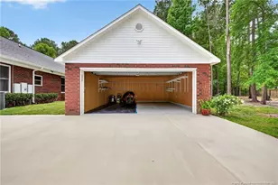 2204 Honey Ln, Hope Mills, NC 28348 - Photo 10