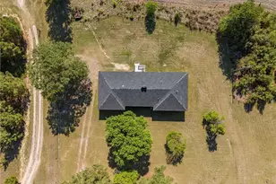 257 Plantation Rd, Red Springs, NC 28377 - Photo 2