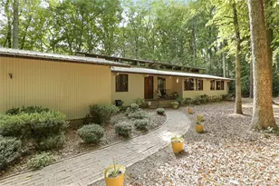 562 Chelsea Dr, Sanford, NC 27332 - Photo 2