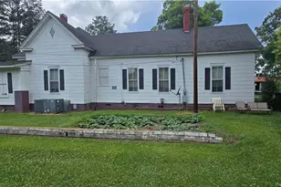 203 Jackson St, Rowland, NC 28340 - Photo 1