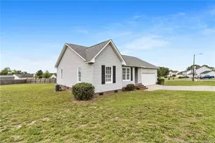 15 Peach Blossom Cir, Sanford, NC 27332 - Photo 2