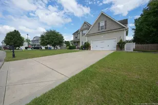 401 Brownstone Dr, Raeford, NC 28376 - Photo 2
