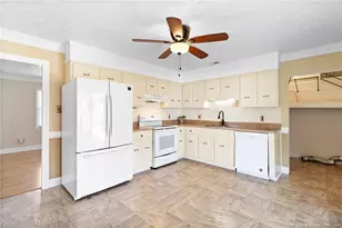 5938 Spinner Rd, Hope Mills, NC 28348 - Photo 10