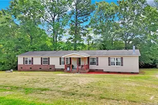 246 Farmhouse Ct, Sanford, NC 27332 - Photo 2