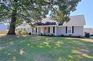 112 Forest Creek Dr, Raeford, NC 28376 - Photo 2