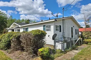 608 Old Whiteville Rd, Lumberton, NC 28358 - Photo 4