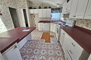 608 Old Whiteville Rd, Lumberton, NC 28358 - Photo 8