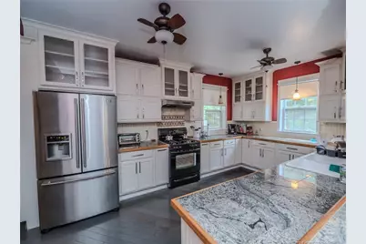 212 E Third Avenue, Red Springs, NC 28377 - Photo 10