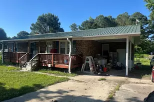 669 Russ Rd, Lumberton, NC 28358 - Photo 10