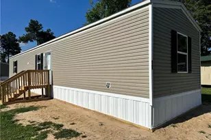 3525 E Elizabethtown Rd, Lumberton, NC 28358 - Photo 1