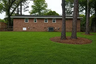 1404 Hibiscus Rd, Fayetteville, NC 28311 - Photo 2