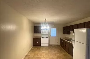 2303 Oak St, Lumberton, NC 28358 - Photo 2