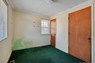 708 Bullard St, Roseboro, NC 28382 - Photo 10