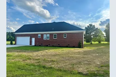 18 Floral Springs Road, Lumberton, NC 28360 - Photo 2