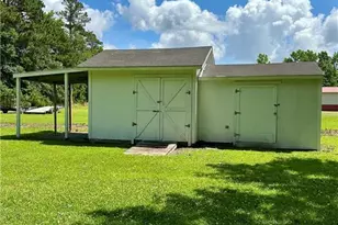 142 Phillips Dr, Lumberton, NC 28358 - Photo 6