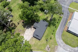 400 Anne St, Bladenboro, NC 28320 - Photo 2