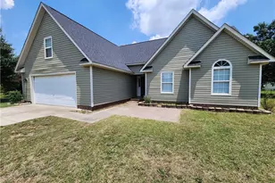 1549 Laurel Oak Dr, Fayetteville, NC 28314 - Photo 2