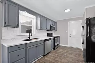 3220 Periwinkle Dr, Fayetteville, NC 28306 - Photo 8