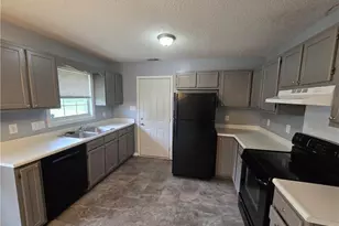 111 Hobson Ct, Raeford, NC 28376 - Photo 8