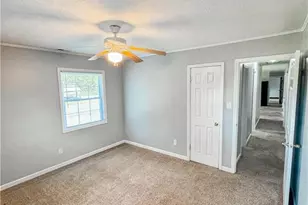 2879 County Line Rd, Saint Pauls, NC 28384 - Photo 4