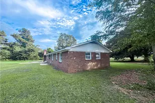 2879 County Line Rd, Saint Pauls, NC 28384 - Photo 2