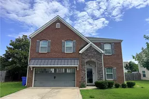 1430 Vandenberg Dr, Fayetteville, NC 28312 - Photo 2