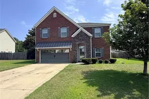 1430 Vandenberg Dr, Fayetteville, NC 28312 - Photo 2