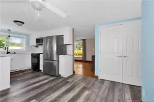 219 E Clinton St, Autryville, NC 28318 - Photo 8