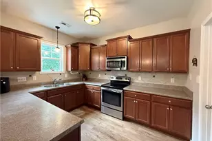 239 Boswell St, Raeford, NC 28376 - Photo 6