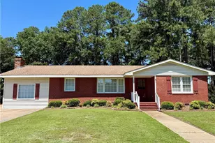 105 Fuller Ave, Lumberton, NC 28358 - Photo 1