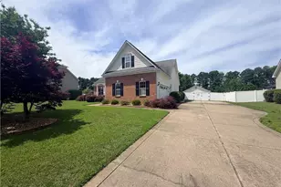 548 Windover Dr, Raeford, NC 28376 - Photo 2