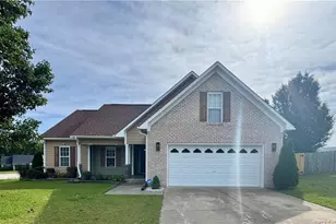 422 Jamestown Ave, Fayetteville, NC 28303 - Photo 1