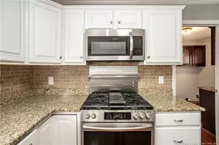 2119 Hollyridge Pl, Fayetteville, NC 28304 - Photo 12